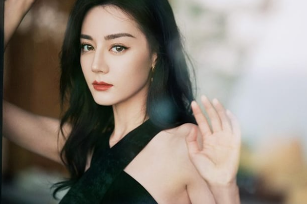 Foto Unfiltered Dilraba Dilmurat Bikin Netizen &hellip;