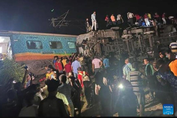Kecelakaan Kereta di India Sedikitnya 207 Tewas