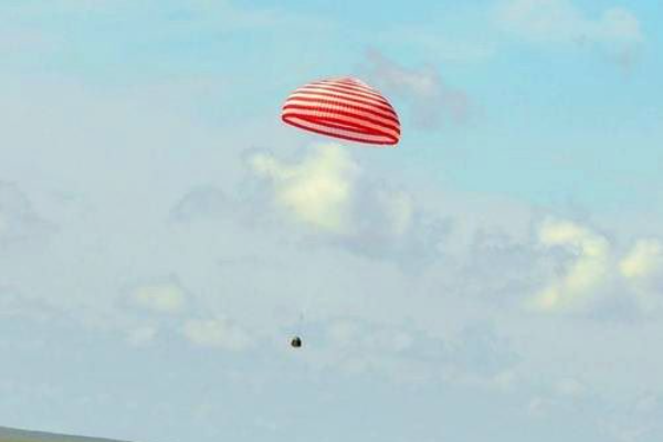 SEJARAH: 2012 Shenzhou-9 Kembali ke Bumi