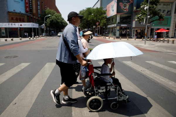 Kota-kota China Tampung Warga dari Suhu Panas