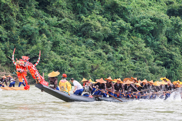 Festival Perahu Naga Kano Star dari Desa Pingzhai