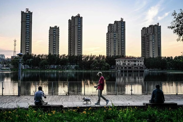 China Akan Cabut Larangan Warga Desa Pindah Kota