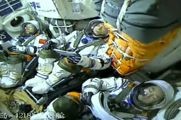 Taukonaut Shenzhou-15 Ungkap Saat Spacewalk