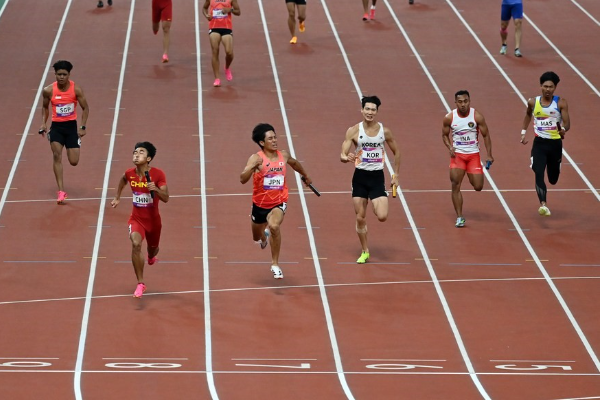 Pelari Cepat China Juara 2 di 4x100m Estafet Putri