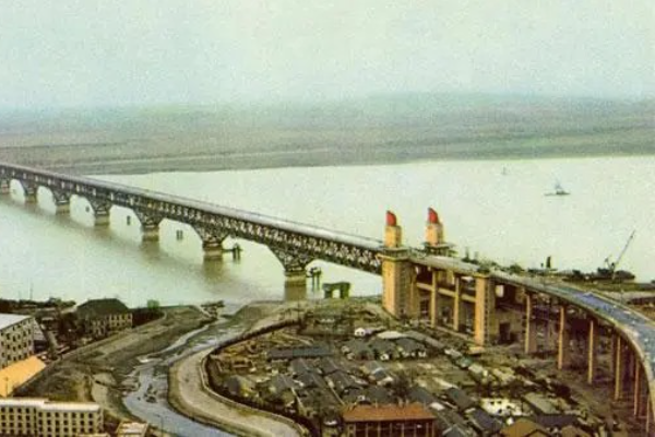 SEJARAH 2005 Jembatan Yangtze untuk Lalu Lintas
