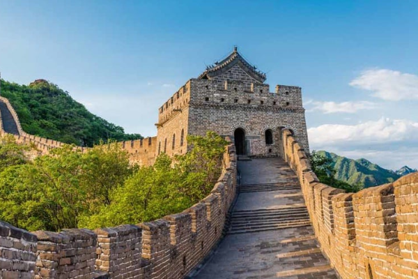 Ditemukan, Granat Batu Kuno di Tembok Besar China