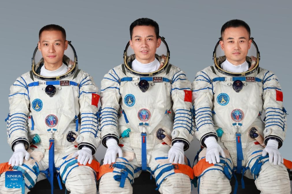 Taikonaut Shenzhou-17 yang Baru Meluncur &hellip;