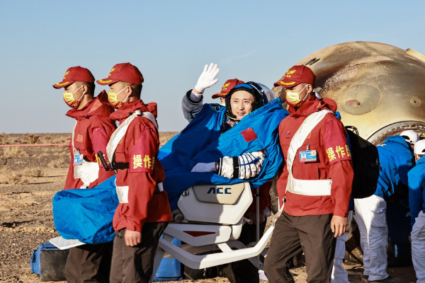 Taikonaut Shenzhou-16 Tiba di Beijing untuk &hellip;