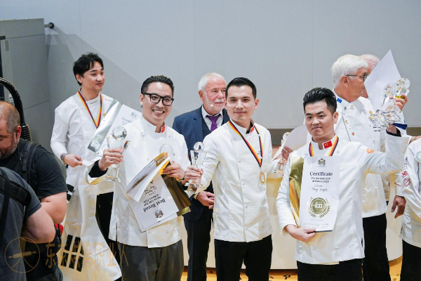 Pembuat Roti Tibet Menang Kompetisi Kue di Munich