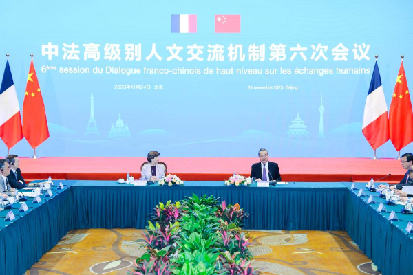 China - Prancis Sepakat Galang Pertukaran Warga