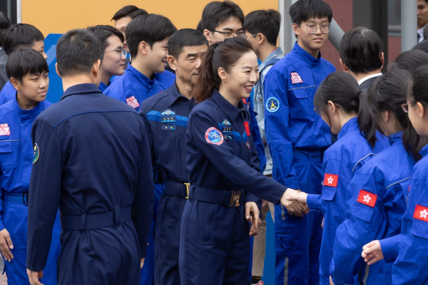 Program Satelit Berawak China Dipamerkan di Hong &hellip;