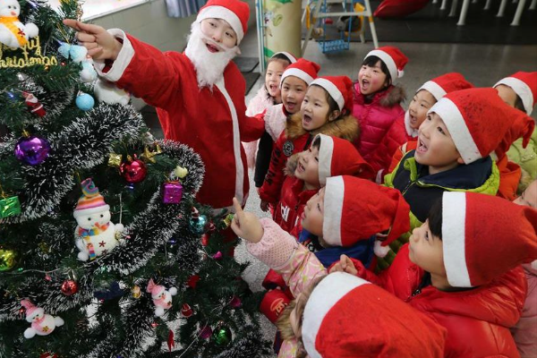 Hal Unik Perayaan Natal di China (1)