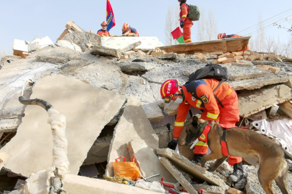 Tim Penyelamat Korban Gempa di China Berjuang di &hellip;