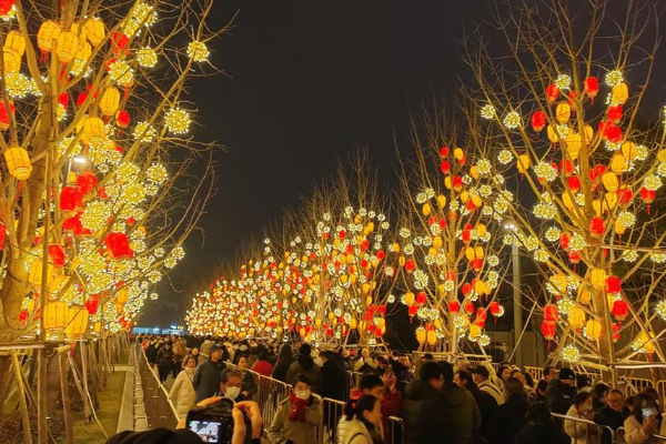 Jutaan Turis Rayakan Tahun Baru di Shanghai