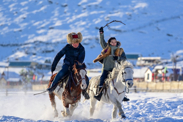 Xinjiang Catatkan Rekor Kunjungan Wisata pada 2023