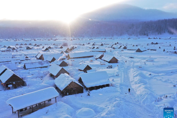 Pemandangan Desa Hemu Setelah Salju di Xinjiang