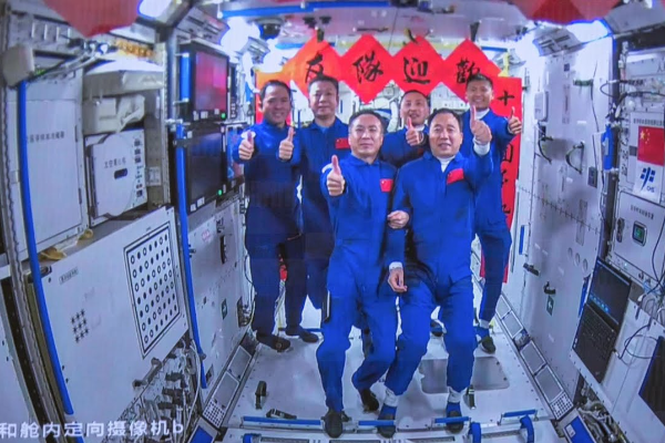 Astronot Shenzhou-16 Kembali dari Luar Angkasa