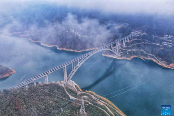 Jembatan Lengkung Guangxi Dibuka untuk Lalu Lintas