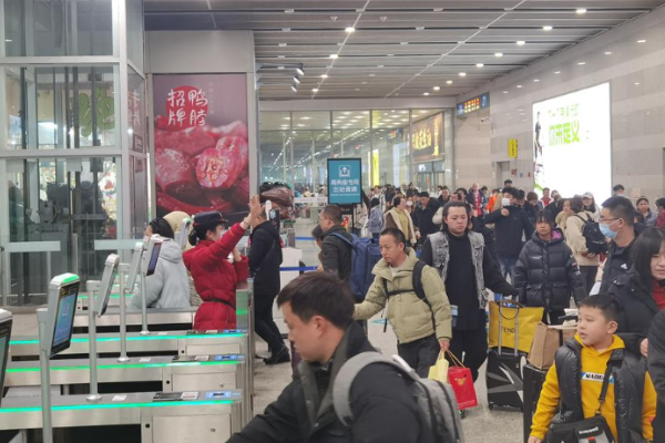 Stasiun Kereta Shanghai Siap Kembali Diserbu &hellip;