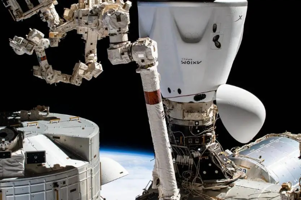 Misi Astronot Swasta Ketiga Kembali ke Bumi