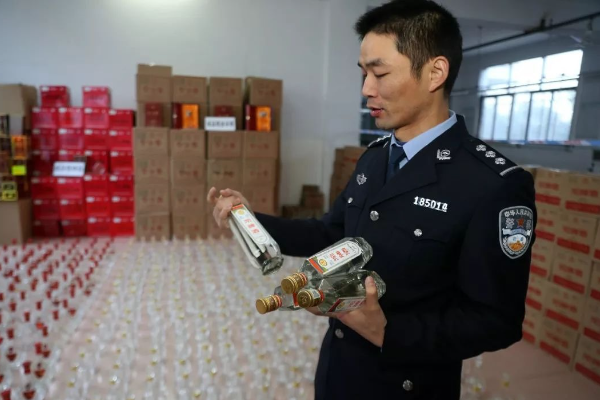 China Luncurkan Kampanye Lawan Alkohol Palsu