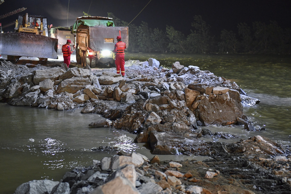 Upaya Perbaikan Tanggul Danau Dongting Selesai &hellip;