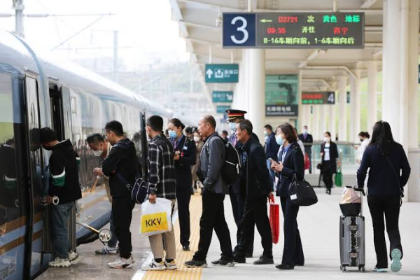 China Laporkan Peningkatan Perjalanan Penumpang &hellip;