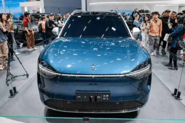 China Luncurkan Mobil AI di GIIAS 2024
