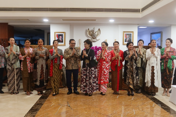 Potret : Menguak Filosofi Batik Indonesia: ASEAN &hellip;