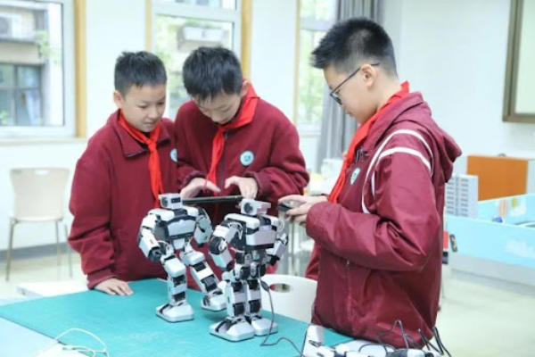China Kembangkan Kurikulum AI Bagi Mencakup &hellip;