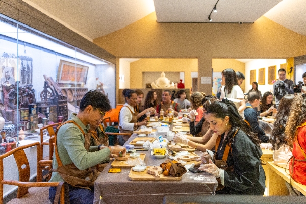 Pemuda 20 Negara Terlibat Pembuatan Kue Bulan & &hellip;