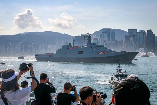 Hong Kong Lepas Armada Angkatan Laut Tiongkok &hellip;