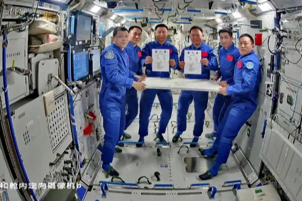 Misi Shenzhou-20 Berakhir Sukses, Tiga Astronaut &hellip;