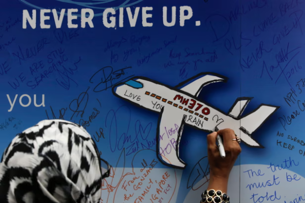 Pencarian MH370 Dibuka Kembali, Keluarga &hellip;