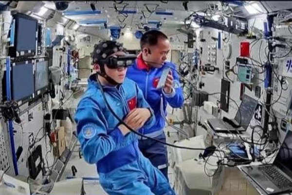 Astronaut Shenzhou-21 Tuntaskan Latihan Orbit dan &hellip;