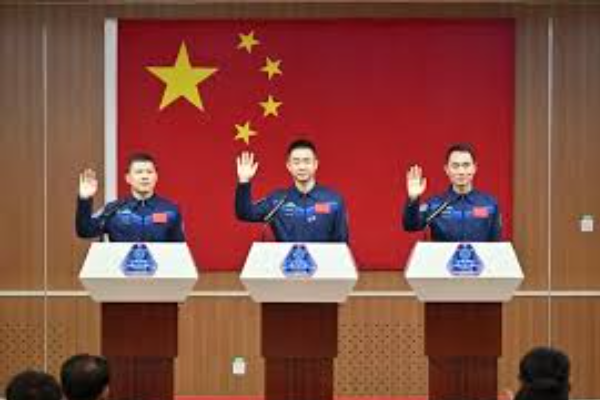 China Anugerahkan Medali Kehormatan kepada &hellip;