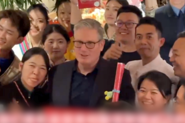 PM Inggris Keir Starmer Menikmati Masakan Yunnan &hellip;