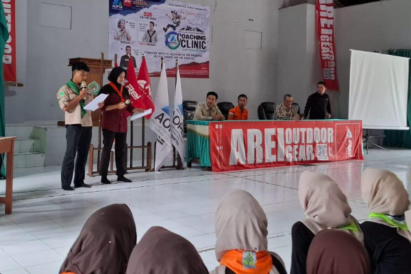 Potret : Coaching Clinic AOPGI Bagi Pendaki Muda