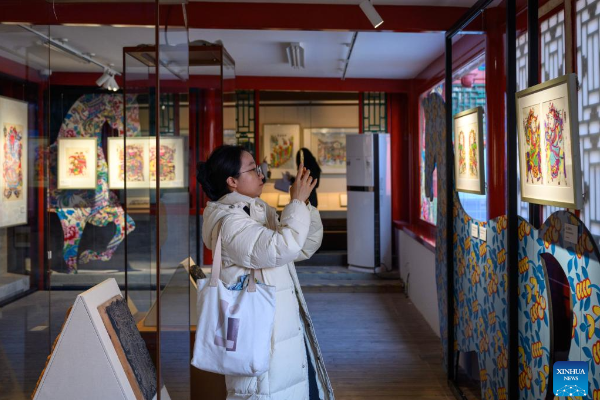 Pesona Lukisan Tahun Baru Imlek Hiasi Beijing