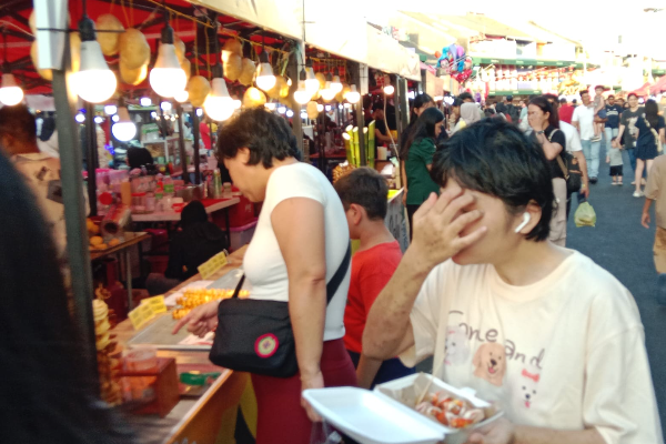 Potret : Semarak Bazar Imlek 2026 Jalan Merdeka &hellip;