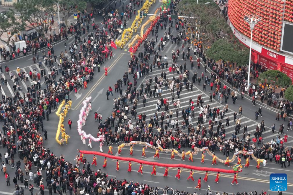 Parade Tari Naga Meriahkan Tahun Baru Imlek di &hellip;